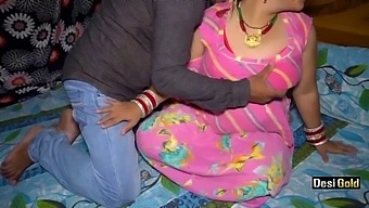 Indian Taxi Driver And Randi Bhabhi Engage In Hardcore Sex