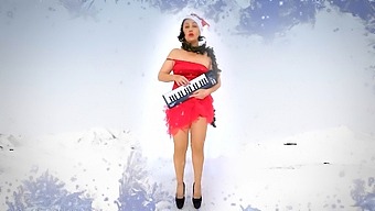Bu Xxxmas Videosuyla Noel'De Yaramaz Bir Dokunuşa Hazır Olun!