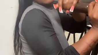 This Cock Sucking Expert Made Me Cum In Just Two Minutes.